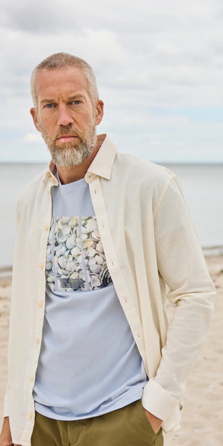 Herre skjorte i råhvid fra Redgreen – bomuld / casual fit / afslappet stil.